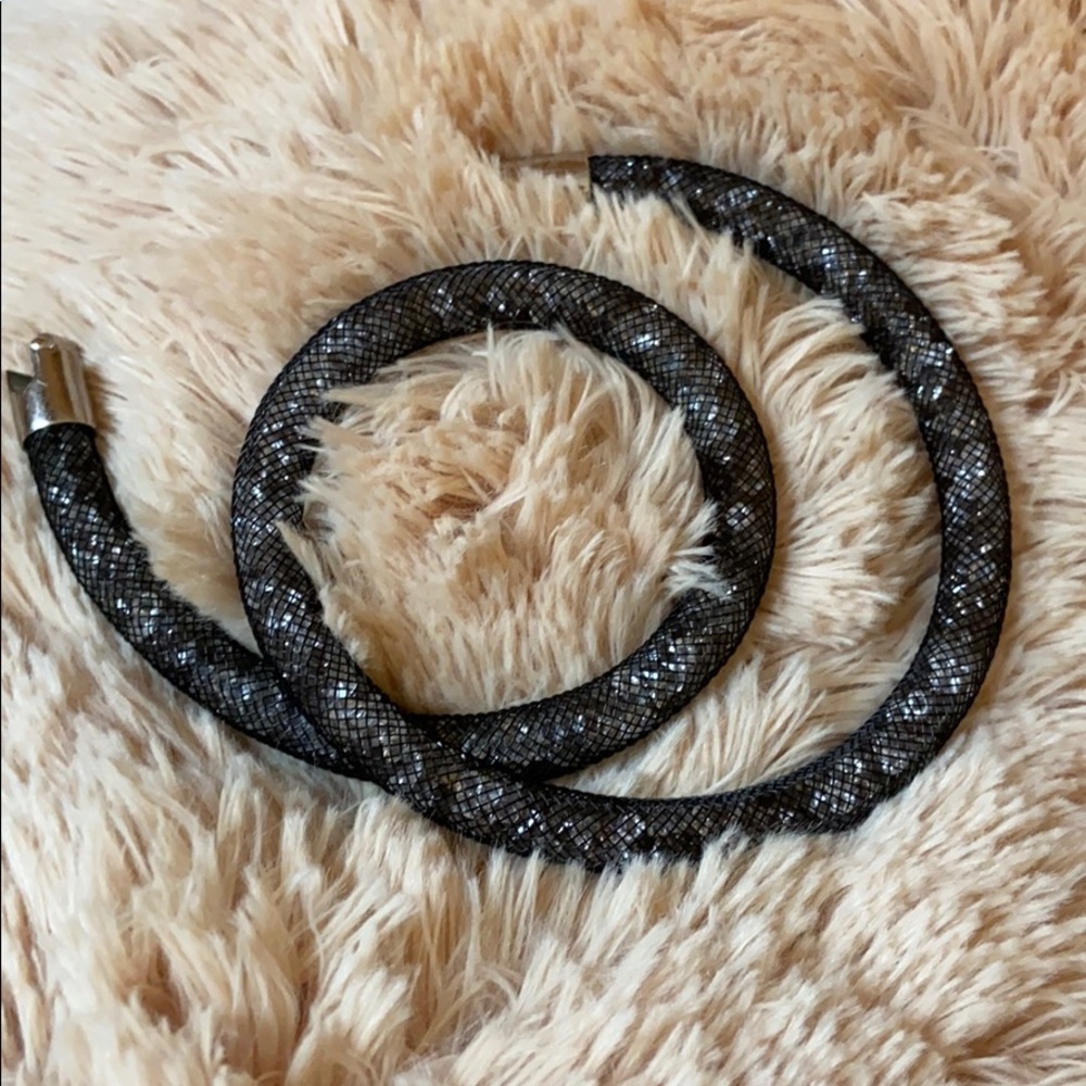 Necklace/brackets